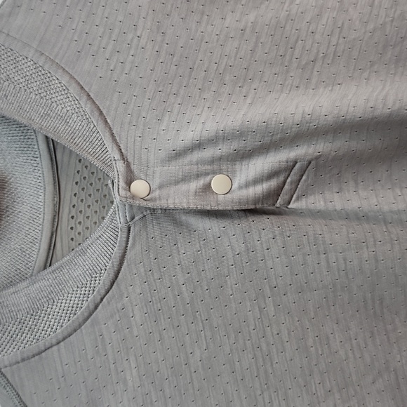 Men's Lululemon Shirt - Picture 2 of 9